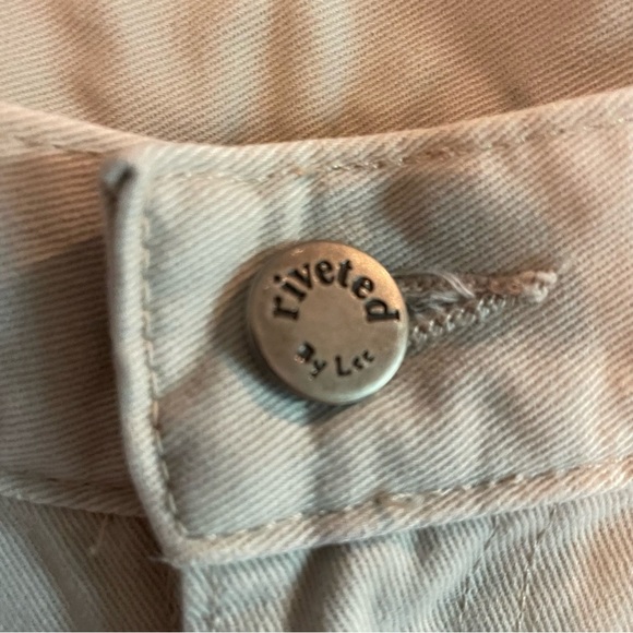 Riveted by Lee Men's carpenter khaki pants Pants 38W inseam 27”
100% cotton - Picture 4 of 9